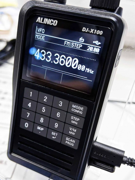 DJ-X100T Alinco - Receptor Porttil 30-470MHz