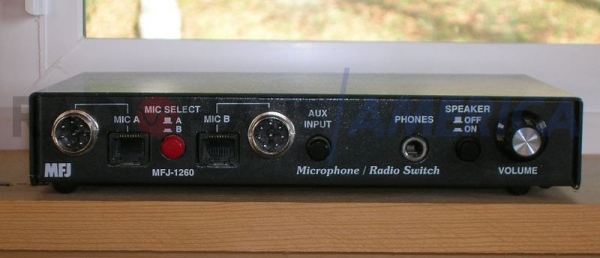 MFJ-1260 Interface para usar 2 microfones em um nico rdio